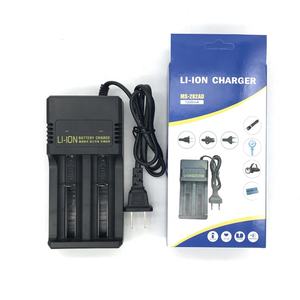 شاحن بطاريات ليثيوم أيون أسطواني ثنائي المنافذ USB بجهد 110/220 فولت تيار متردد وبطارية 18650 قابلة لإعادة الشحن بجهد 3.7 فولت - Product Image 5