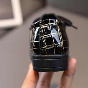 Mocasines para niños Brillantes Nuevos zapatos simples para niños Punta estrecha Versátil Zapato de rendimiento para niños para fiesta Boda - Product Image 5