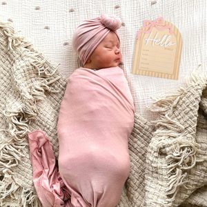 ป้ายประกาศข่าวดีรูปผีเสื้อตัวน้อย, การ์ดไม้ "สวัสดีชาวโลก" สำหรับโรงพยาบาล, ของตกแต่งห้องเด็กอ่อนรูปดอกเดซี่, อุปกรณ์ประกอบฉากถ่ายรูป - Product Image 5