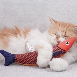 Juguetes de hierba gatera de estilo de dibujos animados para mascotas, forma de pez de peluche, sonido arrugado chirriante, juguetes interactivos duraderos para gatos, juguetes para gatitos de interior - Product Image 1