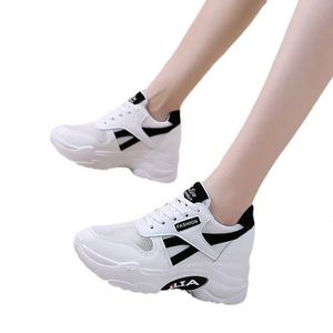 รองเท้าแตะกีฬากลางแจ้งฤดูร้อนปี 2026 พื้นรองเท้า EVA กันลื่น นวดเท้า พื้นนุ่ม ระบายอากาศได้ดี น้ำหนักเบา สวมใส่สบาย - Product Image 5