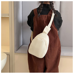 Mini <span class=keywords><strong>bolsa</strong></span> de pecho con logotipo personalizado de fábrica 2025 Nueva riñonera portátil para niños con correa ajustable riñonera OEM entrega rápida <span class=keywords><strong>en</strong></span> Stock - Product Image 2