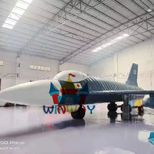 Avion de chasse gonflable en PVC de couleur personnalisée Modèle d'avion de chasse gonflable