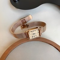 Montre rectangulaire en or rose pour femmes, pour étudiantes - Luxe léger, mode artistique, style universitaire rétro