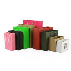 Sacs en papier de Noël personnalisés avec logo pour cadeaux, sacs de shopping en kraft avec pack promotionnel - Product Image 1