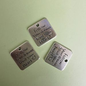 จี้โลหะผสมในฝันพร้อม "ตามความฝันของคุณวางใจในหัวใจ" เสน่ห์สำหรับห่วงโซ่โทรศัพท์มือถือส่วนบุคคลจี้กระเป๋าเป้สะพายหลังรถยนต์ - Product Image 6