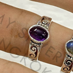 แหวนเงินแท้ประดับพลอยลาบราโดไรต์ทรงรีและพลอยอะมีทิสต์  หินบำบัดธรรมชาติ  เครื่องประดับสำหรับเป็นของขวัญหมั้นสำหรับผู้หญิง  เครื่องประดับคุณภาพสำหรับเธอ - Product Image 3