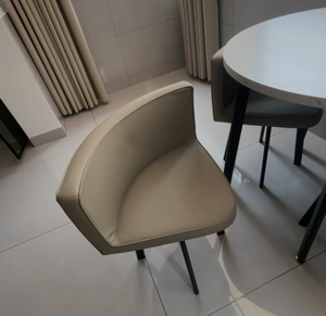 Set Tavolo e Sedie Semplice per Ristoranti e Caffè, Uso Commerciale, Tavolo e Sedie per Sale Riunioni di Hotel, Tavolino Rotondo per Ufficio e Relax - Product Image 2