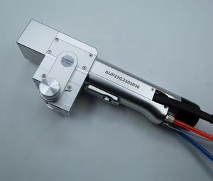 Nuova Macchina per Pulizia <span class=keywords><strong>Laser</strong></span> a Fibra da 3000W, Rimuove Efficacemente <span class=keywords><strong>Ruggine</strong></span> e Vernice dai Metalli - Product Image 5