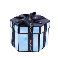 Boîte d'explosion d'anniversaire DIY : Artisanat en papier rigide avec lamination brillante et mate pour emballage cadeau, idée d'impression en relief et surprise