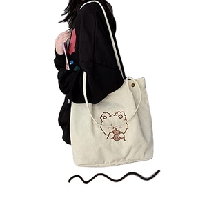 Sac à bandoulière en coton bio personnalisé, grand sac fourre-tout réutilisable en velours côtelé avec fermeture éclair - Product Image 4
