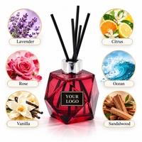 Diffuseur de parfum d'ambiance personnalisé, parfum, couleur et logo sur mesure, flacon en verre rouge avec bâtonnets noirs