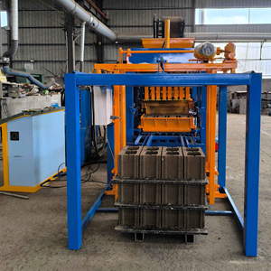 Machine automatique pour la fabrication de briques, blocs de couleurs, béton - Product Image 1