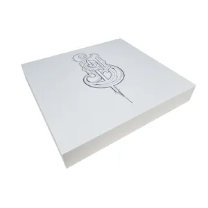 Изготовленная на заказ жесткая картонная Магнитная Складная белая бумажная коробка для одежды футболка для джинсовой одежды упаковочная коробка