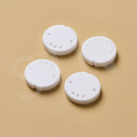 Disque en céramique de zircone beige réfractaire isolant résistant à la pression, taille personnalisée, biscuit pour usage industriel