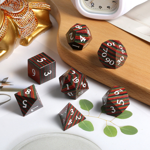 Jeu de dés D & D en bois polyédrique de haute qualité <span class=keywords><strong>Logo</strong></span> personnalisé Jeu de donjons et <span class=keywords><strong>dragons</strong></span> Dés en bois fabriqués à la main - Product Image 4