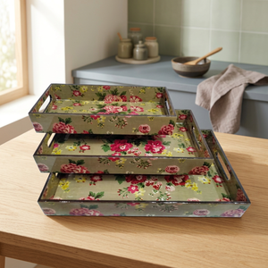 Ensemble de 3 plateaux de service floraux gravés en bois faits à la main, écologiques, décoratifs pour la maison, adaptés au contact alimentaire, compatibles lave-vaisselle et micro-ondes - Product Image 1