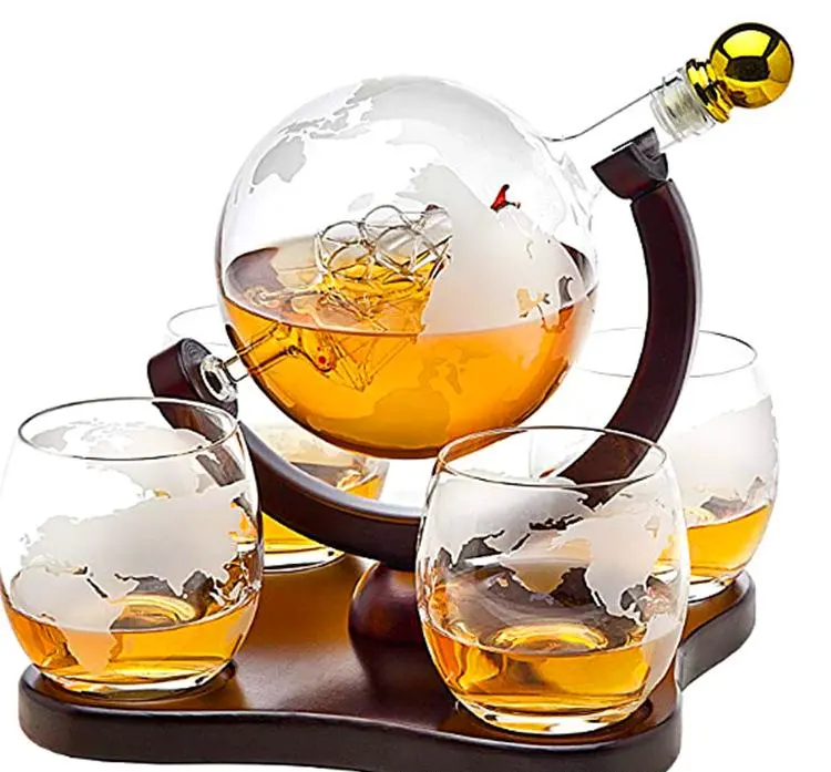 28Oz Diukir Jelas Dekoratif Unik Mewah Kaca Whiskey Globe Decanter dengan Dasar Kayu dan Kaca Wiski