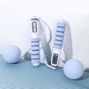Cuerda de saltar electrónica con contador inteligente para fitness y moldeamiento corporal, cuerda de saltar unisex para adultos, material ABS - Product Image 1