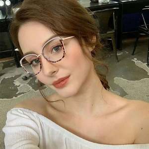 Gafas de Sol de Moda Retro con Logotipo Personalizado, Gafas de Metal con Protección Anti Luz Azul, Gafas Fotocromáticas para Mujer - Product Image 2