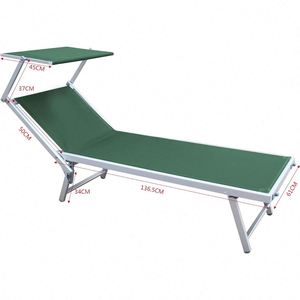 Chaise longue pliante traditionnelle légère avec pare-soleil et dossier inclinable, capacité 150 kg, pour extérieur/plage, en aluminium et textile - Product Image 1