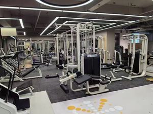 Máquina <span class=keywords><strong>de</strong></span> entrenamiento <span class=keywords><strong>de</strong></span> fuerza para bíceps Preacher <span class=keywords><strong>Curl</strong></span> con pesas libres, soporte <span class=keywords><strong>de</strong></span> banco <span class=keywords><strong>de</strong></span> ejercicios para <span class=keywords><strong>curl</strong></span> <span class=keywords><strong>de</strong></span> brazos y bíceps - Product Image 3