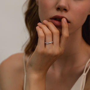 925 ayar gümüş mozanit düğün Band yüzük büküm Shank ile 1.3mm yuvarlak kesim tam sonsuzluk moda tasarım takı söz - Product Image 5