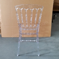 Vente en gros de chaise Napoléon transparente en PC pour mariage chaise de restaurant empilable en plastique pour hôtel, banquet, fête, événement