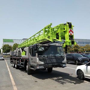 Gru su Camion Diesel ZTC200V da 20 Tonnellate con Altezza di Sollevamento di 40,4m e Raggio di Sterzata Ridotto per Uso Edile - Disponibile - Product Image 6