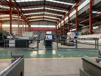 Machine de découpe de profilés pour portes et fenêtres en aluminium de qualité supérieure avec centre de traitement CNC intégré pour la fabrication de cadres