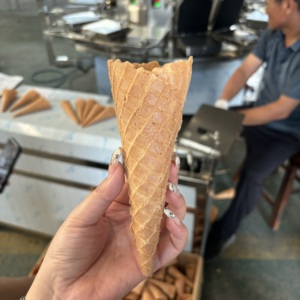 Nhà máy cung cấp <span class=keywords><strong>Waffle</strong></span> <span class=keywords><strong>Cone</strong></span> Máy làm maquina de conos de helado kích thước tùy chỉnh Ice Cream <span class=keywords><strong>Waffle</strong></span> <span class=keywords><strong>Cone</strong></span> Máy làm - Product Image 4