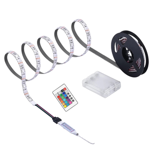 Striscia <span class=keywords><strong>LED</strong></span> a Batterie AA 5V 5050 Impermeabile RGB Flessibile USB Dimmerabile per Retroilluminazione TV e Illuminazione d'Accento <span class=keywords><strong>con</strong></span> Telecomando IR - Product Image 1