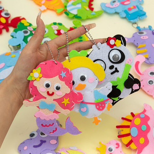 Kit <span class=keywords><strong>de</strong></span> couture en feutre pour enfants, ensemble créatif DIY pour la confection d'ornements suspendus à thème dessin animé, activité parent-enfant pour la maternelle - Product Image 2