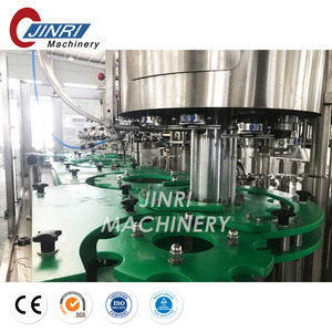 Machine trois en un pour le rinçage, le remplissage et le capsulage de boissons gazeuses dans des bouteilles en verre - Product Image 5