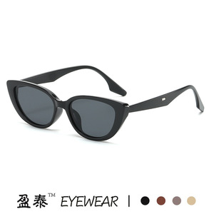 แว่นตา แว่นกันแดดทรงแคทอาย กรอบพีซีสีดำ UV400 แว่นกันแดดสำหรับผู้หญิง - Product Image 1
