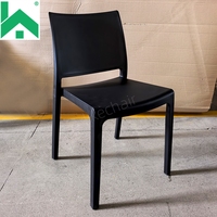 Chaise de salle à manger simple en plastique PP noir durable pour la maison et l'extérieur, restaurants, plages, pubs
