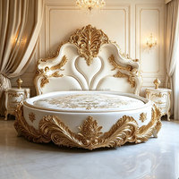Lit rond en bois massif sculpté de luxe français, style baroque de villa européenne, fait main avec feuilles d'or