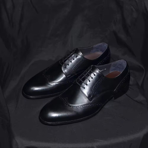 Zapatos de Hombre Formales y Versátiles de Cuero Vacuno Genuino Hechos a Medida de Alta Gama - Product Image 1