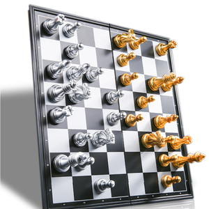 <span class=keywords><strong>Jeu</strong></span> <span class=keywords><strong>d</strong></span>'échecs classique pliant médiéval avec échiquier 32 pièces or argent échecs magnétiques jeux <span class=keywords><strong>de</strong></span> <span class=keywords><strong>voyage</strong></span> portables pour adultes enfant jouet - Product Image 2