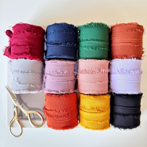 Cinta de Lino y Algodón Rústica de 4 cm x 5 m con Borde Deshilachado, para Ramos Florales y Manualidades, en Oferta - Product Image 1