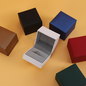 SIFOO Vente en gros <span class=keywords><strong>de</strong></span> boîtes à bijoux en papier personnalisées <span class=keywords><strong>de</strong></span> luxe avec logo, boîtes à bijoux bon marché pour bracelets, colliers, bagues, emballage <span class=keywords><strong>de</strong></span> bijoux en velours - Product Image 4