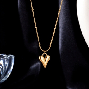 Collier polyvalent en acier inoxydable, style froid, avec chaîne simple et motif cœur, haut de gamme, pour les marchés européen et américain. - Product Image 3