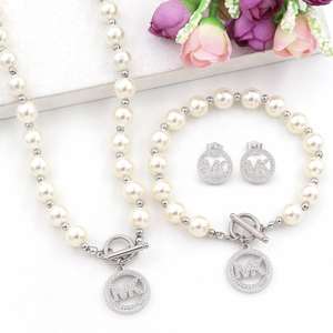 Set Perhiasan Desainer Mewah Baru Wanita Lapis Emas 18k Baja Anti Karat Bermerek dengan Huruf <span class=keywords><strong>MK</strong></span> Tersedia Grosir - Product Image 5