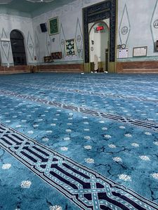 Nuovo Design di Tappeto da Moschea in Nylon 100%, Lussuoso Tappeto da Parete a Parete per Moschee e Preghiere Musulmane - Product Image 3
