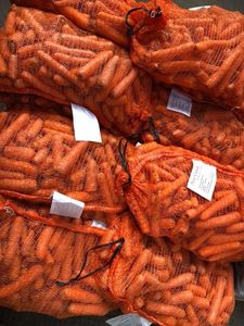 Carottes fraîches biologiques standard, texture croquante et sucrée, riches en vitamines, stockage à froid, fournisseur direct de la ferme, vente en gros au Vietnam - Product Image 3