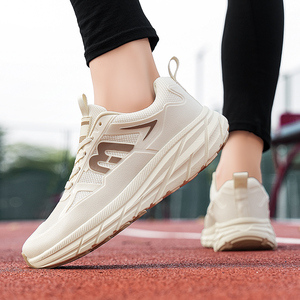 Chaussures de sport décontractées confortables pour hommes, respirantes avec doublure en maille, couleur unie, forme large, souples, à lacets, semelle antidérapante et résistante à l'usure - Product Image 3