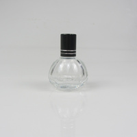Diffuseur de parfum pour voiture à suspendre, senteurs aromatiques, flacon en verre givré de 10 ml