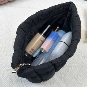 Nouvelle Trousse de Maquillage Rembourrée Élégante à Fermeture Ouverte Grande Capacité Pochette Décontractée Transfrontalière Douce et Moelleuse Rangement Multifonctionnel - Product Image 2