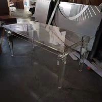 Maßgefertigter Moderner Luxuriöser Transparenter Acryl-Rechtecktisch mit Glasplatte und Harz-Stühlen für Hotel-Events
