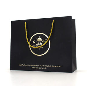 Sacs cadeaux <span class=keywords><strong>de</strong></span> luxe en papier noir avec poignée, personnalisables avec logo estampé à chaud, recyclables, pour boutique <span class=keywords><strong>de</strong></span> vêtements - Product Image 1